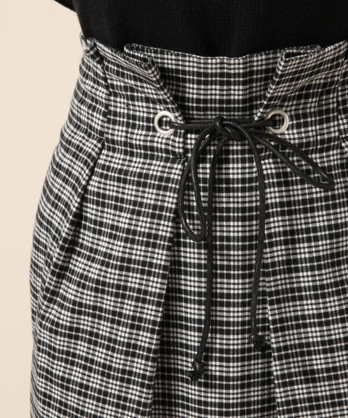 LOWRYS FARM(ローリーズファーム)の「ハトメベルトツキタイトスカート 783442(スカート・レディース・ブラック/ベージュ・FREE)」の6枚目の写真