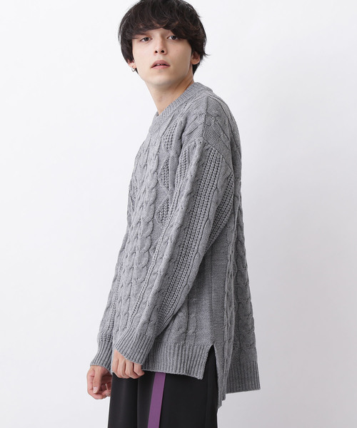 MONO-MART(モノマート)の「オーバーサイズフィッシャーマンケーブル編みモックネックニットセーター(ニット/セーター・メンズ・キャメル/ワイン/チャコール/テラコッタ/ブラック/ベージュ/ネイビー/アイボリー/カーキオリーブ/杢グレー/ブラウン/グリーン・FREE)」の3枚目の写真