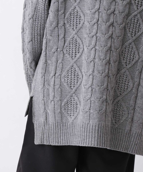 MONO-MART(モノマート)の「オーバーサイズフィッシャーマンケーブル編みモックネックニットセーター(ニット/セーター・メンズ・キャメル/ワイン/チャコール/テラコッタ/ブラック/ベージュ/ネイビー/アイボリー/カーキオリーブ/杢グレー/ブラウン/グリーン・FREE)」の20枚目の写真