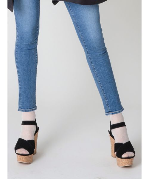 dazzlin（ダズリン）の「コルクヒールサンダル（サンダル・レディース・ブラック/レッド/ベージュ・SMALL/MEDIUM/LARGE）」の15枚目の写真