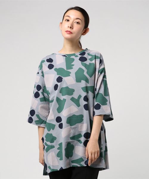 POU DOU DOU(プードゥドゥ)の「天竺モチーフプリントサイドスリットチュニックTシャツ(Tシャツ/カットソー・レディース・グレー/オフホワイト/キャメル・3)」の7枚目の写真