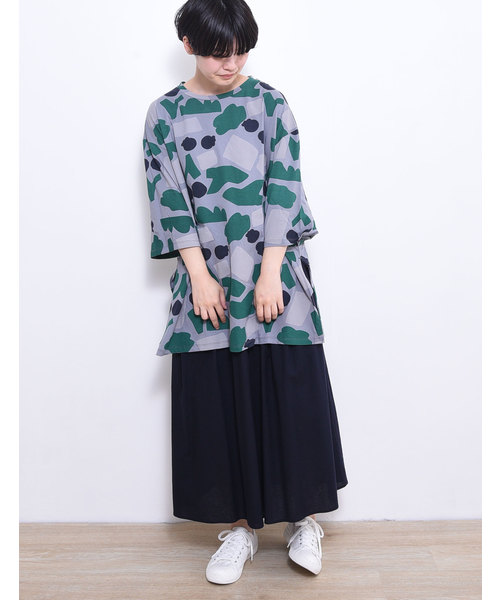 POU DOU DOU(プードゥドゥ)の「天竺モチーフプリントサイドスリットチュニックTシャツ(Tシャツ/カットソー・レディース・グレー/オフホワイト/キャメル・3)」の12枚目の写真