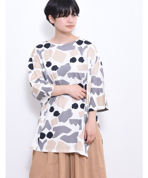 POU DOU DOU(プードゥドゥ)の「天竺モチーフプリントサイドスリットチュニックTシャツ(Tシャツ/カットソー・レディース・グレー/オフホワイト/キャメル・3)」の21枚目の写真