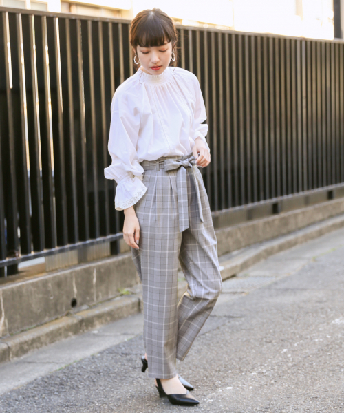 LOWRYS FARM（ローリーズファーム）の「スタンドレースブラウス　826444（シャツ/ブラウス・レディース・ブラック/オフホワイト/ブルー/ミント・FREE）」の14枚目の写真