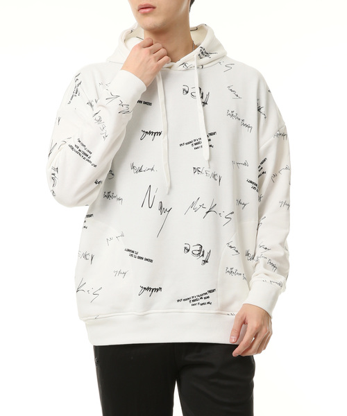 TopIsm(トップイズム)の「ビッグシルエット総柄ロゴスウェットパーカー(パーカー・メンズ・ホワイト/ブラック・M/L)」の3枚目の写真