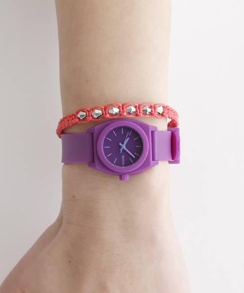 NIXON（ニクソン）の「THE SMALL TIME TELLER P（アナログ腕時計・レディース・ホワイト/ブラック/ブラウン/グリーン/ライム/ブルー系その他/パープル/ピンク系その他/レッド系その他・FREE）」の7枚目の写真