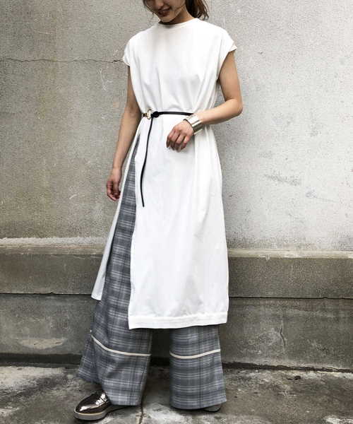 &g'aime（アンジェム）の「【&g'aime】ロングスリットTシャツ（Tシャツ/カットソー・レディース・ホワイト/ブラック/オレンジ・FREE）」の2枚目の写真