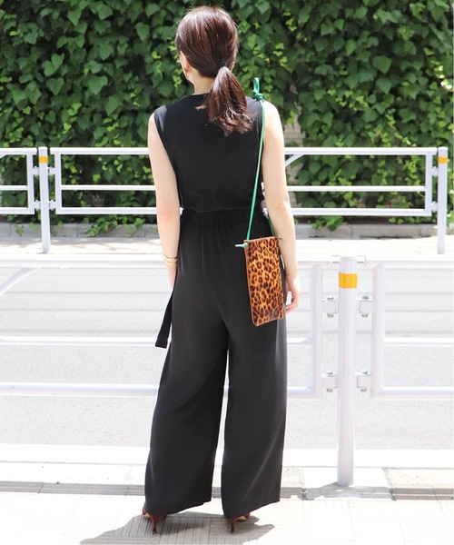 journal standard L'essage(ジャーナルスタンダードレサージュ)の「マットサテンフロントタックパンツ2(その他パンツ・レディース・ベージュ系その他/ブラック・36/38)」の4枚目の写真