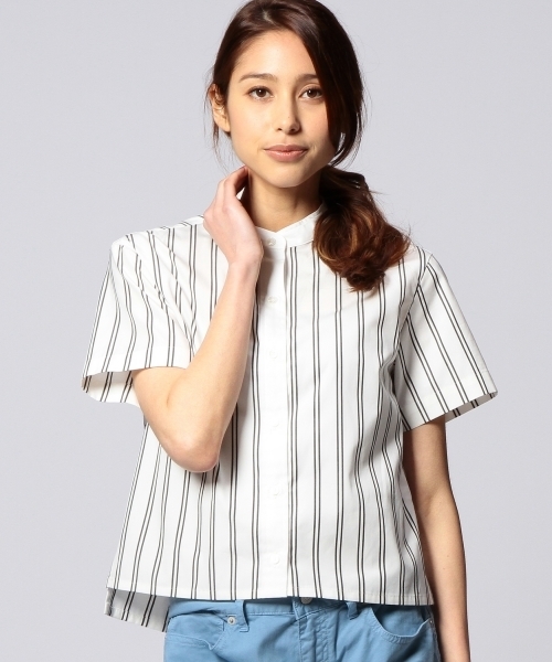 UNITED ARROWS(ユナイテッドアローズ)の「UAW C ストライプ バンドカラー シャツ ◆(シャツ/ブラウス・レディース・ホワイト/ナチュラル/ブラック/ライトブルー・フリー)」の2枚目の写真