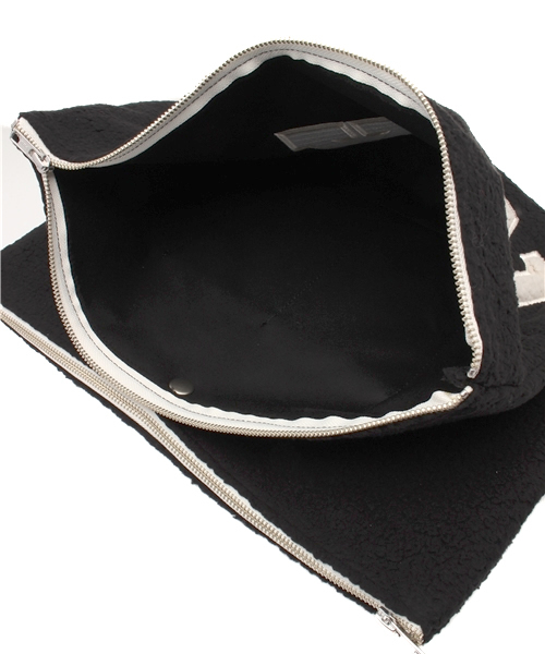 Ray BEAMS（レイビームス）の「◎MATATABI / "NYC" ボア クラッチバッグ（クラッチバッグ・レディース・オフホワイト/ブラック・ONE SIZE）」の17枚目の写真