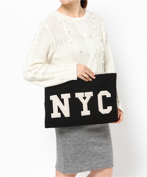 Ray BEAMS（レイビームス）の「◎MATATABI / "NYC" ボア クラッチバッグ（クラッチバッグ・レディース・オフホワイト/ブラック・ONE SIZE）」の3枚目の写真