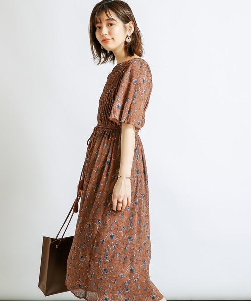 natural couture(ナチュラルクチュール)の「キラッと楊柳シャーリングワンピース(ワンピース・レディース・サックスブルー/グリーン/ブラウン系その他/グリーン系その他/レンガ・FREE)」の6枚目の写真