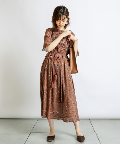 natural couture(ナチュラルクチュール)の「キラッと楊柳シャーリングワンピース(ワンピース・レディース・サックスブルー/グリーン/ブラウン系その他/グリーン系その他/レンガ・FREE)」の10枚目の写真