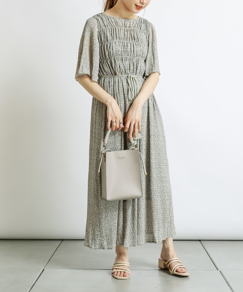 natural couture(ナチュラルクチュール)の「キラッと楊柳シャーリングワンピース(ワンピース・レディース・サックスブルー/グリーン/ブラウン系その他/グリーン系その他/レンガ・FREE)」の11枚目の写真