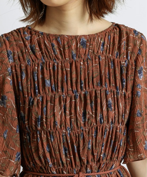 natural couture(ナチュラルクチュール)の「キラッと楊柳シャーリングワンピース(ワンピース・レディース・サックスブルー/グリーン/ブラウン系その他/グリーン系その他/レンガ・FREE)」の13枚目の写真