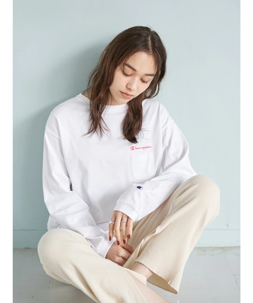 Champion（チャンピオン）の「【別注】Champion×earth　ネオン刺繍長袖Tシャツ ＊（Tシャツ/カットソー・レディース・ホワイト/ブラウン/ピンク・FREE）」の5枚目の写真