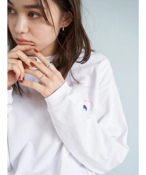 Champion（チャンピオン）の「【別注】Champion×earth　ネオン刺繍長袖Tシャツ ＊（Tシャツ/カットソー・レディース・ホワイト/ブラウン/ピンク・FREE）」の7枚目の写真