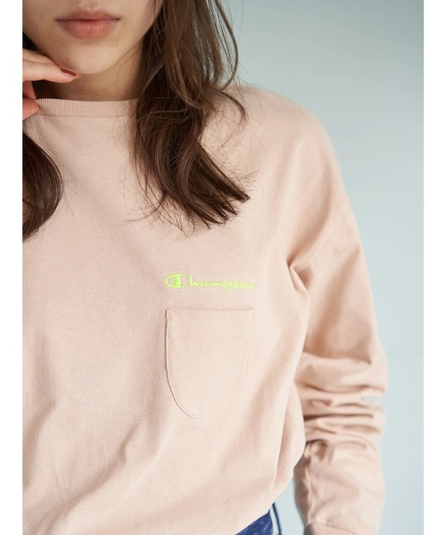 Champion（チャンピオン）の「【別注】Champion×earth　ネオン刺繍長袖Tシャツ ＊（Tシャツ/カットソー・レディース・ホワイト/ブラウン/ピンク・FREE）」の12枚目の写真