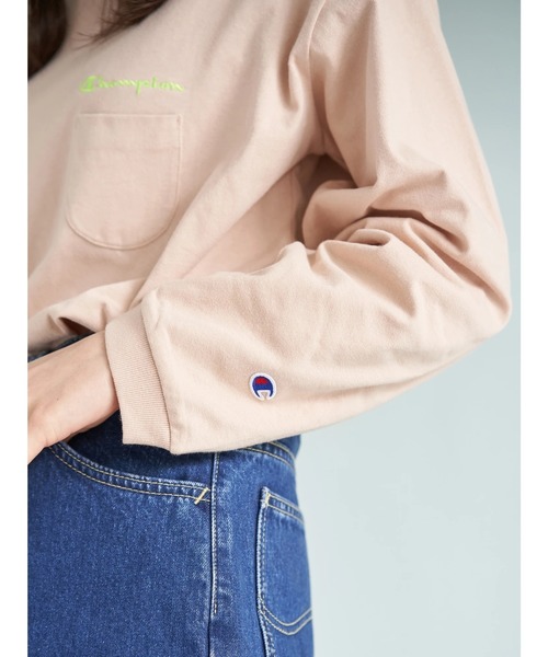 Champion（チャンピオン）の「【別注】Champion×earth　ネオン刺繍長袖Tシャツ ＊（Tシャツ/カットソー・レディース・ホワイト/ブラウン/ピンク・FREE）」の13枚目の写真