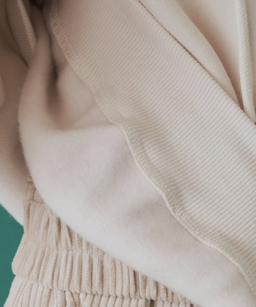 MERLOT（メルロー）の「ボリューム袖裏起毛パーカー（パーカー・レディース・ベージュ/ブラウン/グレー/グリーン/ナチュラル・FREE）」の9枚目の写真