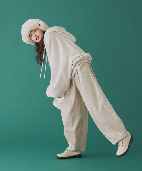 MERLOT（メルロー）の「ボリューム袖裏起毛パーカー（パーカー・レディース・ベージュ/ブラウン/グレー/グリーン/ナチュラル・FREE）」の12枚目の写真