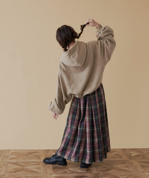 MERLOT（メルロー）の「ボリューム袖裏起毛パーカー（パーカー・レディース・ベージュ/ブラウン/グレー/グリーン/ナチュラル・FREE）」の22枚目の写真