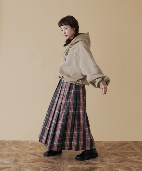 MERLOT（メルロー）の「ボリューム袖裏起毛パーカー（パーカー・レディース・ベージュ/ブラウン/グレー/グリーン/ナチュラル・FREE）」の19枚目の写真