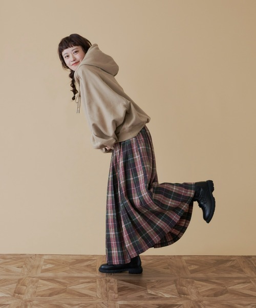 MERLOT（メルロー）の「ボリューム袖裏起毛パーカー（パーカー・レディース・ベージュ/ブラウン/グレー/グリーン/ナチュラル・FREE）」の21枚目の写真