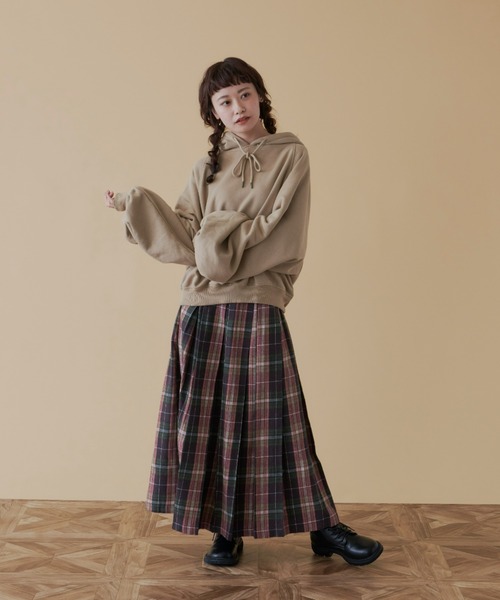 MERLOT（メルロー）の「ボリューム袖裏起毛パーカー（パーカー・レディース・ベージュ/ブラウン/グレー/グリーン/ナチュラル・FREE）」の16枚目の写真