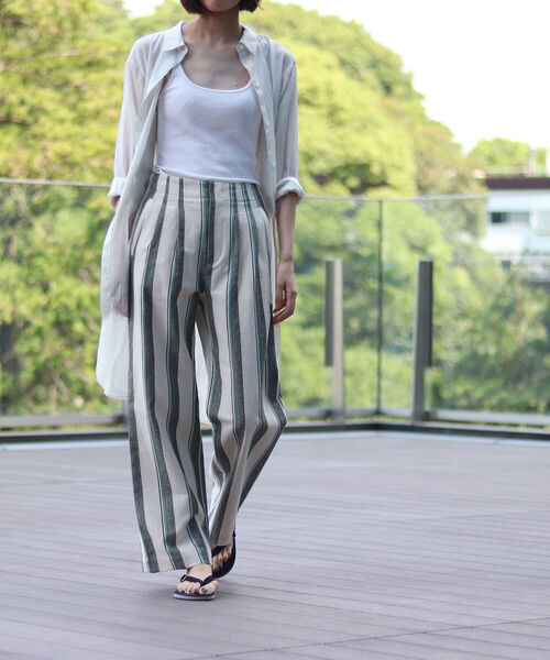 BEAMS LIGHTS(ビームスライツ)の「BEAMS LIGHTS / ストライプ タック ワイドパンツ(その他パンツ・レディース・サックスブルー/ベージュ・36/38)」の9枚目の写真