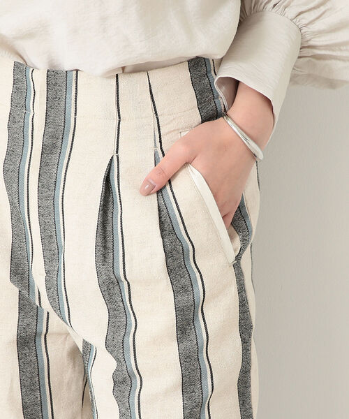 BEAMS LIGHTS(ビームスライツ)の「BEAMS LIGHTS / ストライプ タック ワイドパンツ(その他パンツ・レディース・サックスブルー/ベージュ・36/38)」の14枚目の写真