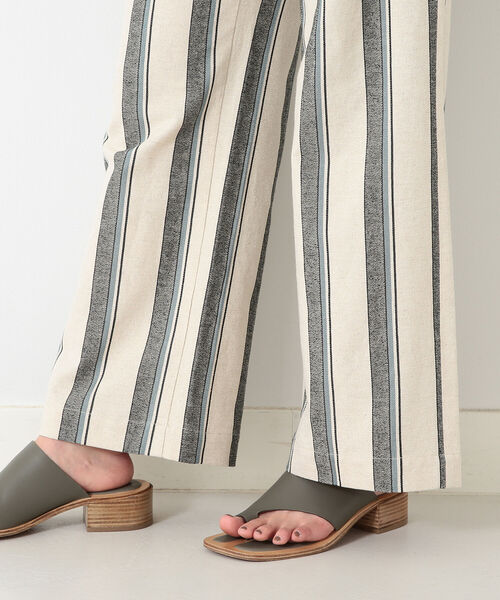 BEAMS LIGHTS(ビームスライツ)の「BEAMS LIGHTS / ストライプ タック ワイドパンツ(その他パンツ・レディース・サックスブルー/ベージュ・36/38)」の15枚目の写真