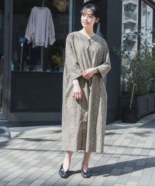 かぐれ　小花柄パイピングワンピース かぐれ（カグレ）の「小花柄パイピングワンピース（ワンピース