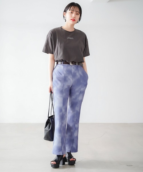 PAGEBOY(ページボーイ)の「モードフォトTシャツ(Tシャツ/カットソー・レディース・オフホワイト/ブラック/チャコールグレー・FREE)」の9枚目の写真