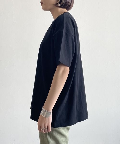 PAGEBOY(ページボーイ)の「モードフォトTシャツ(Tシャツ/カットソー・レディース・オフホワイト/ブラック/チャコールグレー・FREE)」の12枚目の写真