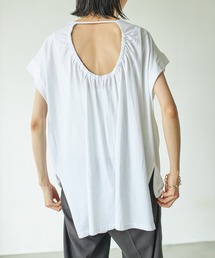 バックオープンTシャツ