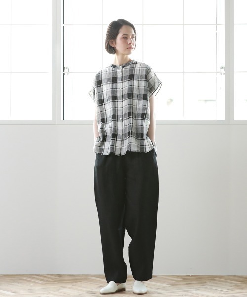 Pao de lo(パオデロ)の「先染めリネンへリンボンパンツ(その他パンツ・レディース・ブラック/ベージュ/オフホワイト・9号/7号)」の14枚目の写真