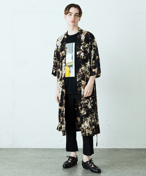 Lui's（ルイス）の「アーティスティックフラワーガウン（シャツ