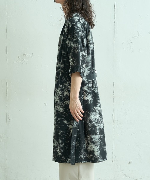 Lui's(ルイス)の「アーティスティックフラワーガウン(シャツ/ブラウス・メンズ・ブラック/ゴールド/ブルー・FREE)」の14枚目の写真