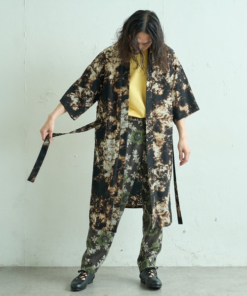 Lui’s(ルイス)21SSコレクション アーティスティックフラワーガウン Lui's（ルイス）の「アーティスティックフラワーガウン（シャツ