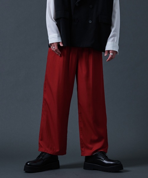 Ellno Loset(エルノロゼット)の「ポリトロトラウザーパンツ(セットアップ対応)(スラックス・メンズ・ブラック/レッド/ブルーグリーン・MEDIUM/LARGE)」の3枚目の写真