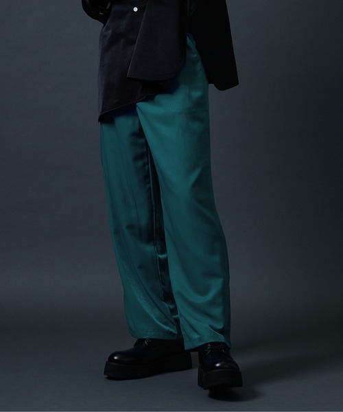 Ellno Loset(エルノロゼット)の「ポリトロトラウザーパンツ(セットアップ対応)(スラックス・メンズ・ブラック/レッド/ブルーグリーン・MEDIUM/LARGE)」の8枚目の写真