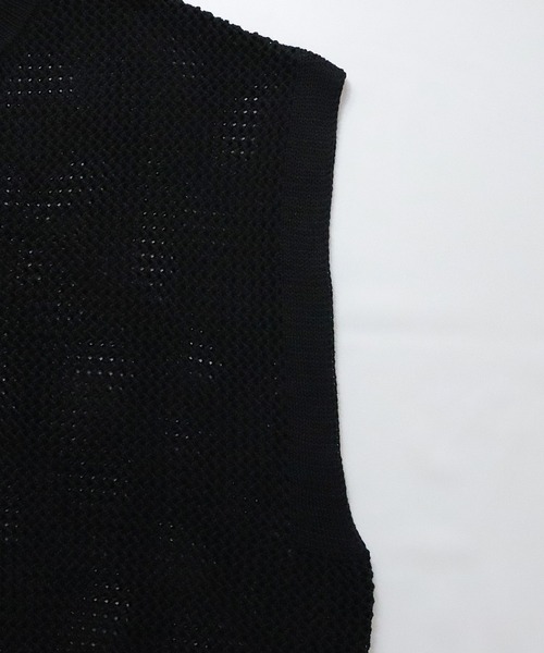 Confirm（コンファーム）の「透かし編み メッシュニットベスト 【Confirm / コンファーム】（ニット/セーター・メンズ・ブラック/グレー・M/L）」の11枚目の写真