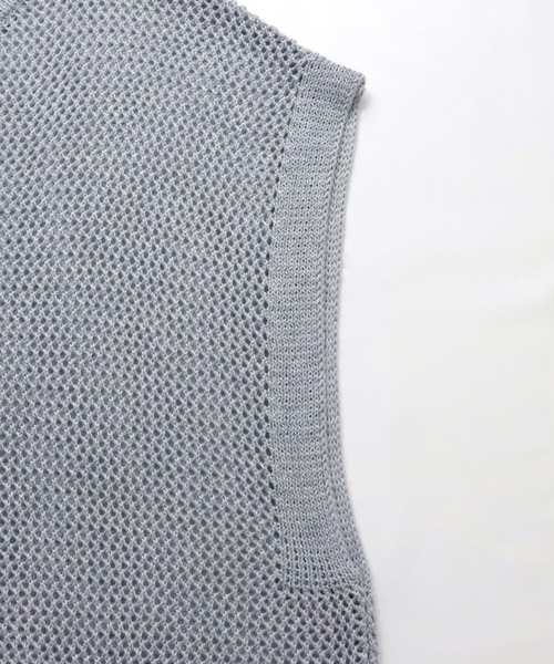 Confirm（コンファーム）の「透かし編み メッシュニットベスト 【Confirm / コンファーム】（ニット/セーター・メンズ・ブラック/グレー・M/L）」の8枚目の写真