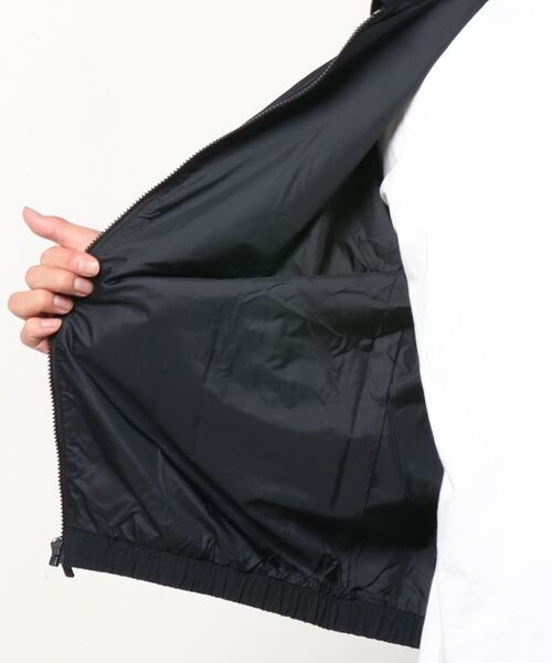 NIKE SB（ナイキエスビー）の「NIKE SB/ナイキエスビー ジャケット CV4306-010（ナイロンジャケット・メンズ・ブラック・XL/M/L）」の2枚目の写真