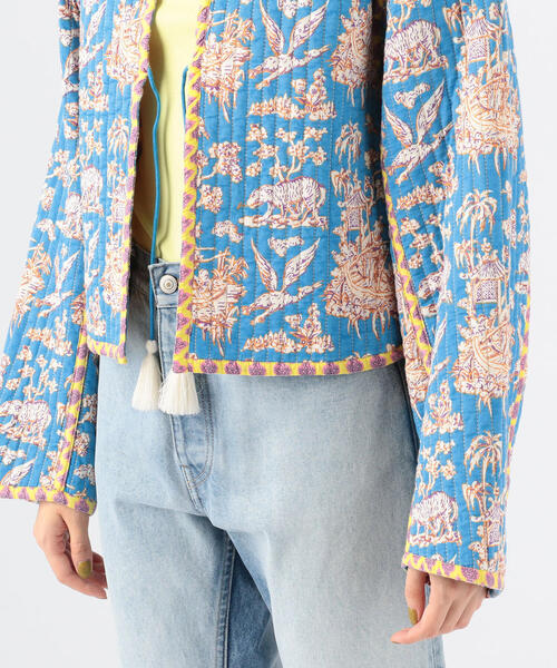 極美品 ソレイアード ポリエステルプリント ノーカラージャケット 36 イエロー 極美品 ソレイアード ポリエステルプリント ノーカラー