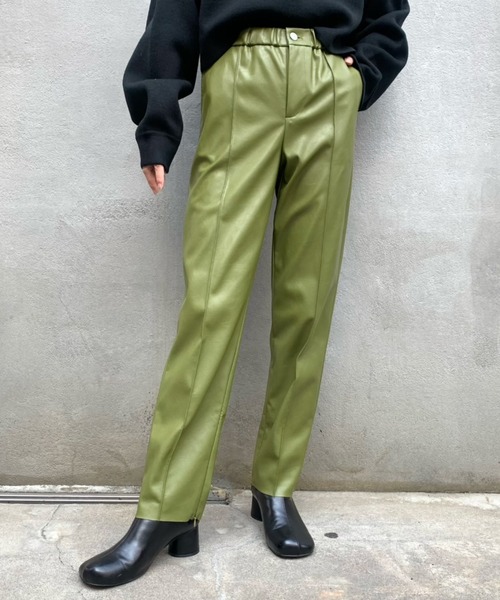 CIAOPANIC（チャオパニック）の「フェイクレザースリムパンツ（その他パンツ・レディース・ブラック/ブラウン/ライトベージュ/オリーブ・SMALL/MEDIUM）」の4枚目の写真