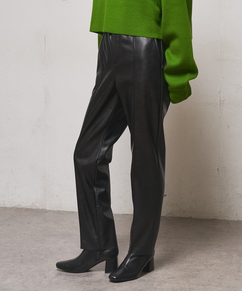 CIAOPANIC（チャオパニック）の「フェイクレザースリムパンツ（その他パンツ・レディース・ブラック/ブラウン/ライトベージュ/オリーブ・SMALL/MEDIUM）」の14枚目の写真