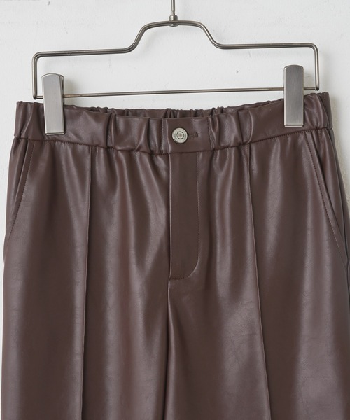 CIAOPANIC（チャオパニック）の「フェイクレザースリムパンツ（その他パンツ・レディース・ブラック/ブラウン/ライトベージュ/オリーブ・SMALL/MEDIUM）」の17枚目の写真
