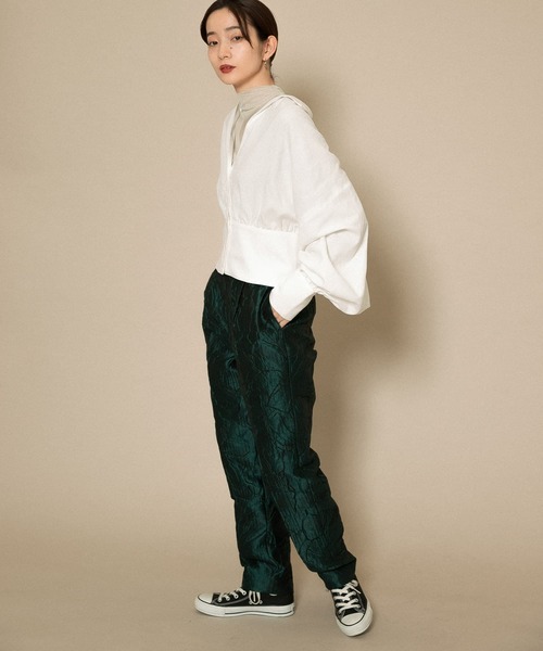 KBF（ケイビーエフ）の「ドルマンスリーブギャザーブラウス（シャツ/ブラウス・レディース・ブラック/ベージュ/オフホワイト・ONE）」の17枚目の写真